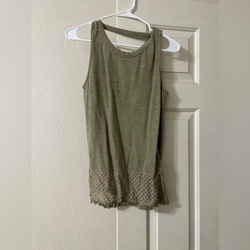 Tank top size small